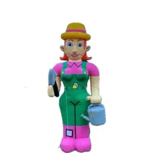 Sarah voor in de tuin